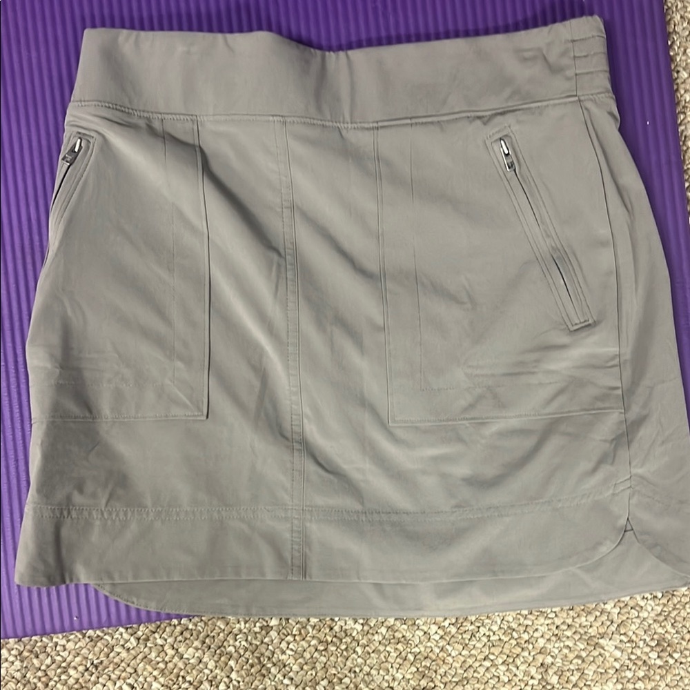 Athleta Gray Skirt with Zipper Pockets